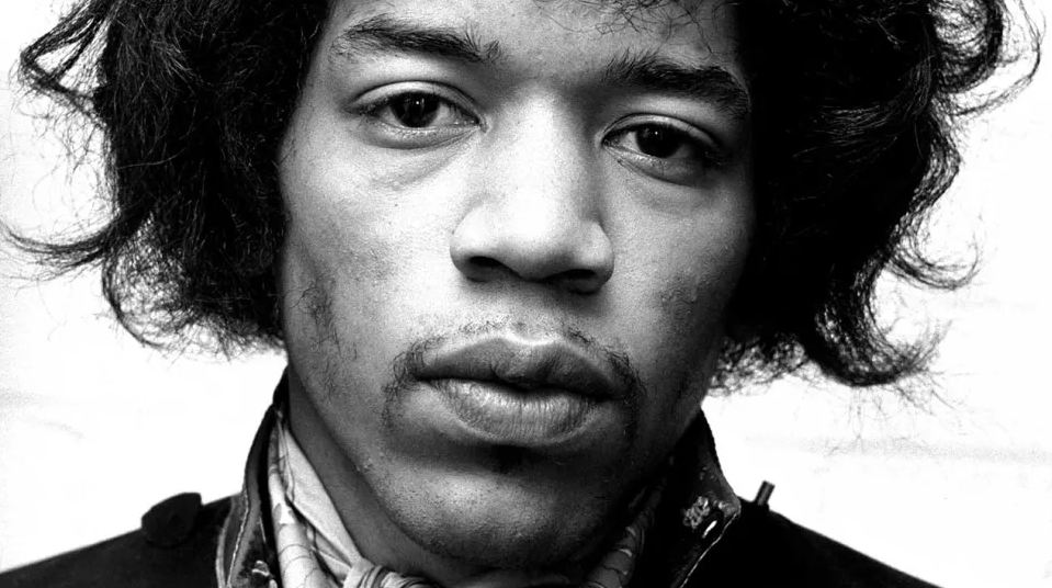 Jimi Hendrix ganha placa comemorativa em última ‘morada’