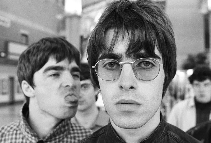 Liam e Noel Gallagher voltam a tretar em meio a rumores de reunião do Oasis