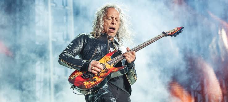 Metallica: “não me importo com o que alguém diga. Se sinto vontade de pisar no pedal wah, eu piso na porra do pedal wah”, diz Kirk Hammett