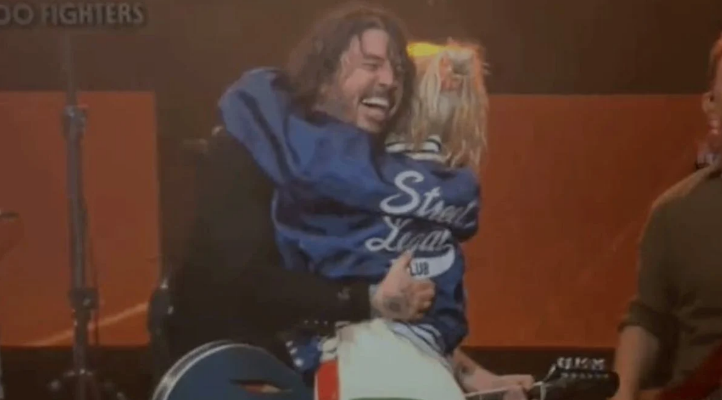 Foo Fighters e Hayley Williams cantam “My Hero” no festival Bonnaroo
