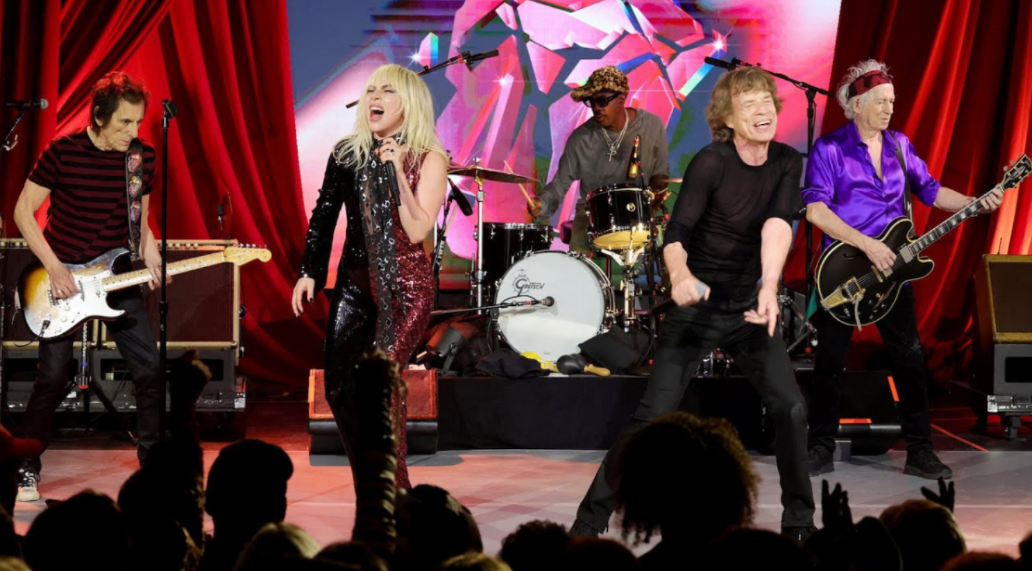 The Rolling Stones cantam com Lady Gaga em show surpresa em Nova Iorque