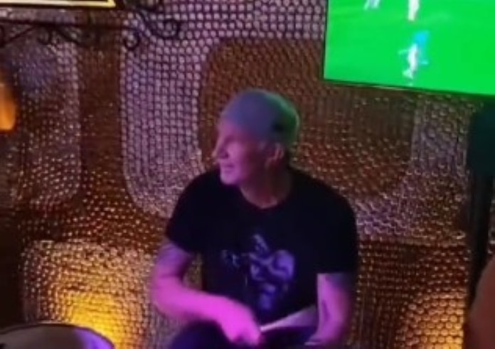 Chad Smith toca Legião Urbana e Red Hot Chili Peppers em bar do Rio de Janeiro