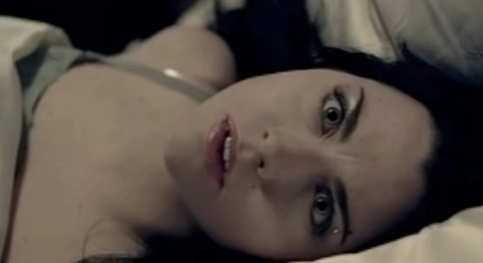 Evanescence ultrapassa 1 bilhão de plays em “Bring Me To Life” no Spotify