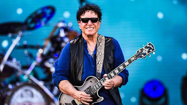 Neal Schon diz em entrevista que Journey planeja grande turnê para 2026-2027